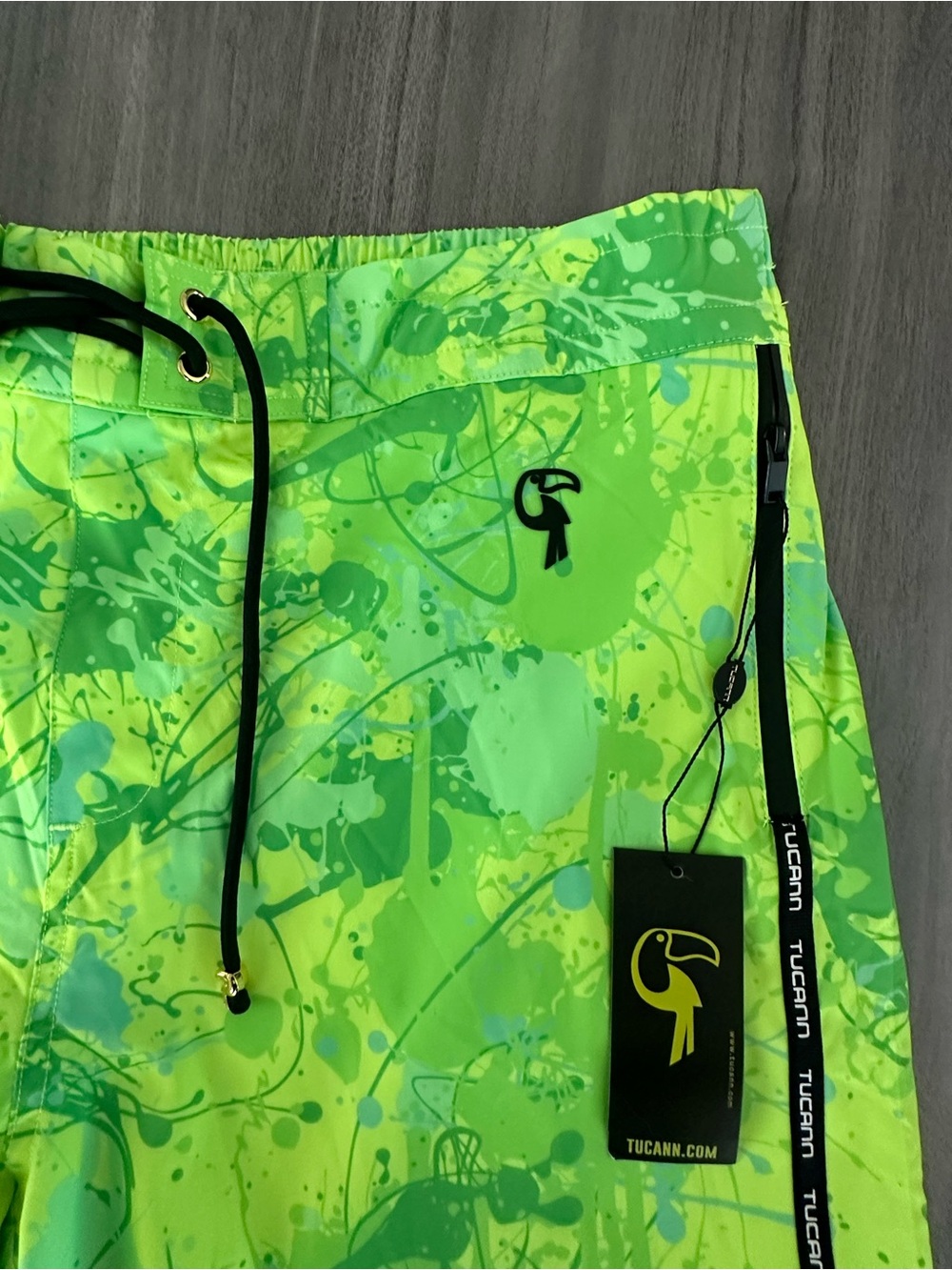 Tucann men’s Splatter Swim Shorts Green - Picture 4 of 9